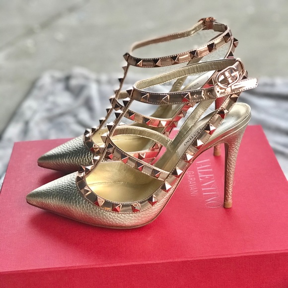 Valentino Rockstud Pumps - Picture 9 of 16